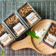 โอบกอดเบเกอรี่ แรก