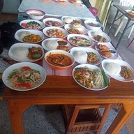 ครัวจ๋าหลังตลาดกรุงธน