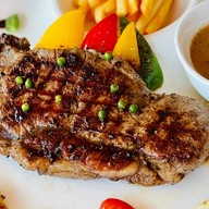 Big Bang and Charab Cafe (halal food)