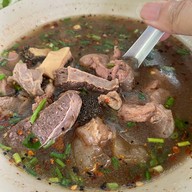 เมนูของร้าน เจ๊วรรณลาบเป็ด