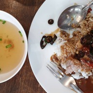 เฮ็ดเป็ดย่าง เจ้าเก่าแถวเซนต์คาเบรียล