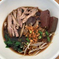 ชวนกิน ก๋วยเตี๋ยวเป็ด ตลาดบองมาร์เช่