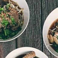 ก๋วยเตี๋ยวไก่ตุ๋น กฤตยา  เดอะ สตรีท รัชดา โซน Take Home