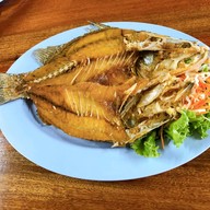 เมนูของร้าน ครัวเม็ดทราย ชายหาดชะอำ