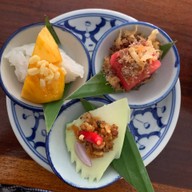 บ้านรักอัมพวา