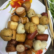 ลูกชิ้นทอดร้านน้าอ้วน