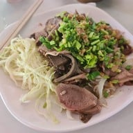 เมนูของร้าน ก๋วยเตี๋ยวเฮียตี๋น้อย เนินมะกอก