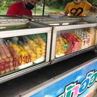 ลูกชิ้นทอดร้านน้าอ้วน