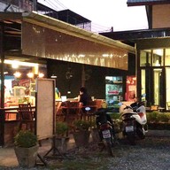 บรรยากาศ อิ่มอร่อย