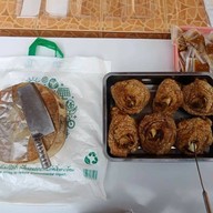 ขาหมูกรอบ-ไก่ย่าง สันมะเฟือง