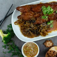 ข้าวกับแกง by ไทยสงวน