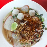 เมนูของร้าน บะหมี่เกี๊ยวต้นตำรับ&ก๋วยเตี๋ยวเนื้อน้ำตก ข้างเซเว่นอิคคิวซัง -