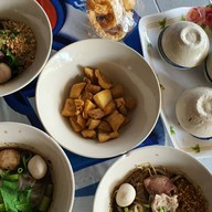 ก๋วยเตี๋ยวเรือแม่นงเยาว์