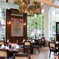 บรรยากาศ บ้านขนิษฐา สุขุมวิท 23