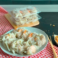 เมนูของร้าน เกี๊ยวเฮียล้อ สี่แยกห้วยขวาง