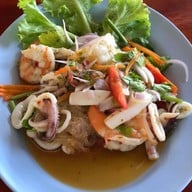 เมนูของร้าน เจ๊พรปักษ์ใต้ ซีฟู้ด หาดแม่รำพึง ระยอง