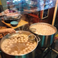 ลูกชิ้นไก่ ลูกชิ้นหมูล้วน ตลาดบางน้ำผึ้ง