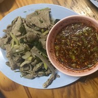 ลาบร้อยเอ็ด/ไก่ย่างวิเชียรบุรี หลังเครือสหพัฒน์