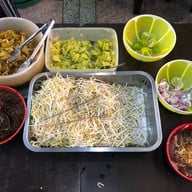 ร้านทิศเหนือ น้ำเงี้ยว-ข้าวซอยไก่ ข้าวหมูทอด