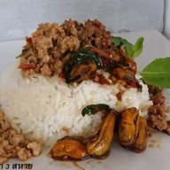 กระเพรา by Pum สนามบินน้ำ สนามบินน้ำ