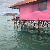 น้าพล คานเรือเล็กโฮมสเตย์