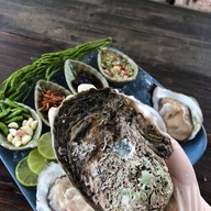 พาขวัญปูไข่จอมทอง