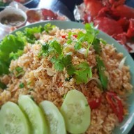 พาขวัญปูไข่จอมทอง