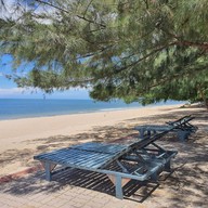 Coco Pino Ban Krut Beach Resort