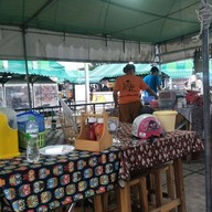 บรรยากาศ ร้านสเต็กเด็กแนว ตลาดโต้รุ่งทอ.