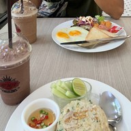 สิบวา คาเฟ่ (10wa Cafe)