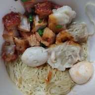 เมนูของร้าน บะหมี่นายชล บ้านกล้วย-ไทรน้อย