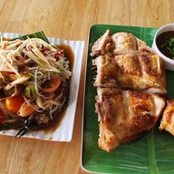 ก๋วยเตี๋ยวเรือ หลังสวน@mata ใหญ่