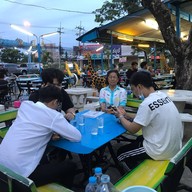 ต้วม หน่อย