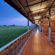 เรือนริมนา