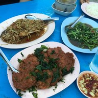 ต้วม หน่อย