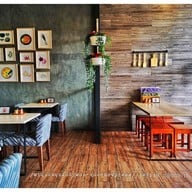 ป้าเพ็ญผัดไทย หอยทอด ต้นตำรับแม่กลอง สาขา ปตท.บางพลู