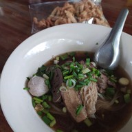 ก๋วยเตี๋ยววัดมูลดงเหล็ก-แยกบางคูวัด