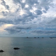 บ้านชมทะเล