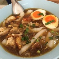 เมนูของร้าน ก๋วยจั๊บ กากหมูเจียว บางรัก