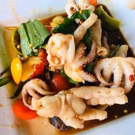 โฟล์ค ตำซิ่ง ( ส้มตำ ยำ ลาบ ต้มแซ่บ )  ท่าเสา