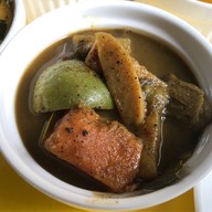 ขนมจีนใต้ต้นมะม่วง