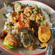 เมนูของร้าน ป้ากลิ่น อาหารตามสั่ง