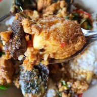 เมนูของร้าน ป้ากลิ่น อาหารตามสั่ง