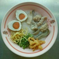 หน้าร้าน ร้าน โจ๊กข้าวหอม & ต้มเลือดหมู ป้าพิกุล (สาขา 2)