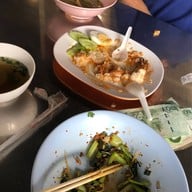 ก๋วยเตี๋ยวลุงแหบ บุญถาวร รัชดาภิเษก