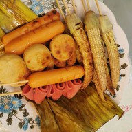 ลูกชิ้นหมูปิ้งไม้ละ 3 บาท ห๊ะ สาขาเพชรเกษม81/6 ม.หรรษา