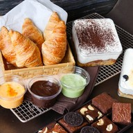 ครัวซองค์ฝรั่งเศสดิป & เค้ก by Delicake(ประชาอุทิศ) ประชาอุทิศ เขตราษฎร์บูรณะ