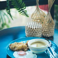 Dee Cafe & Bistro