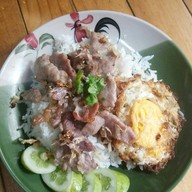 เมนูของร้าน เจ้แมวนิยมเส้น