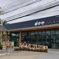 Dee Cafe & Bistro
